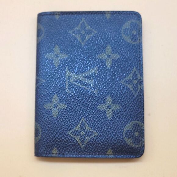 Authentic Louis Vuitton Monogram Card Wallet - Picture 1 of 8